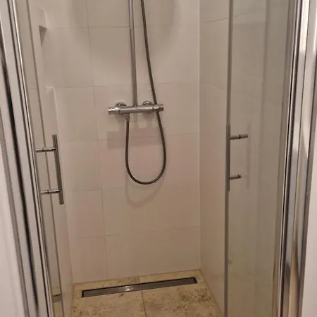 Historische Mit Drachenfels-blick *